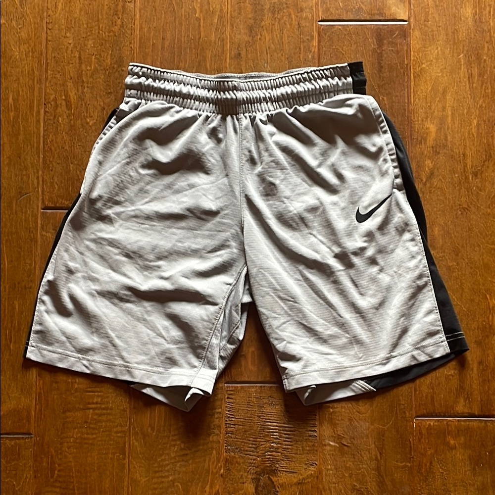 Nike Gray and Black Athletic Dri-Fit Shorts Elastic Waistband Men’s M Medium